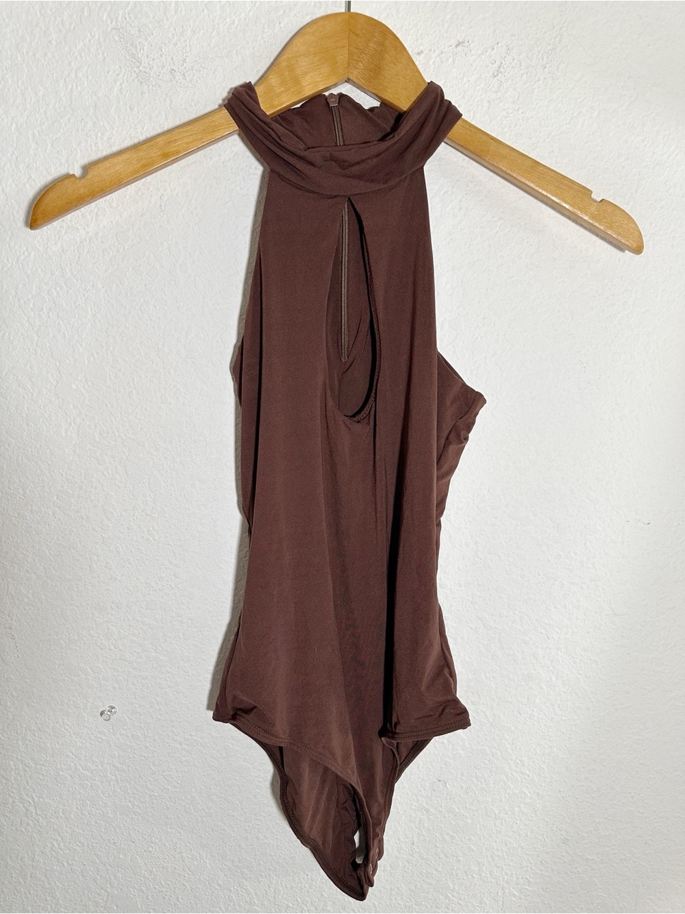 New Amazon Buttery Soft Dark Brown Keyhole High Neck Bodysuit Size XS